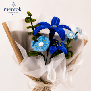 Blue artificial flower bouquet